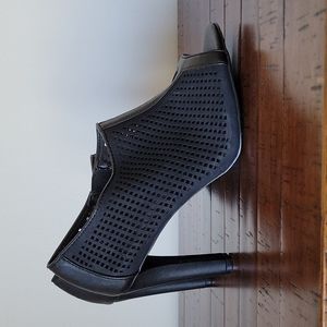 Calvin Klein Kallie Heels